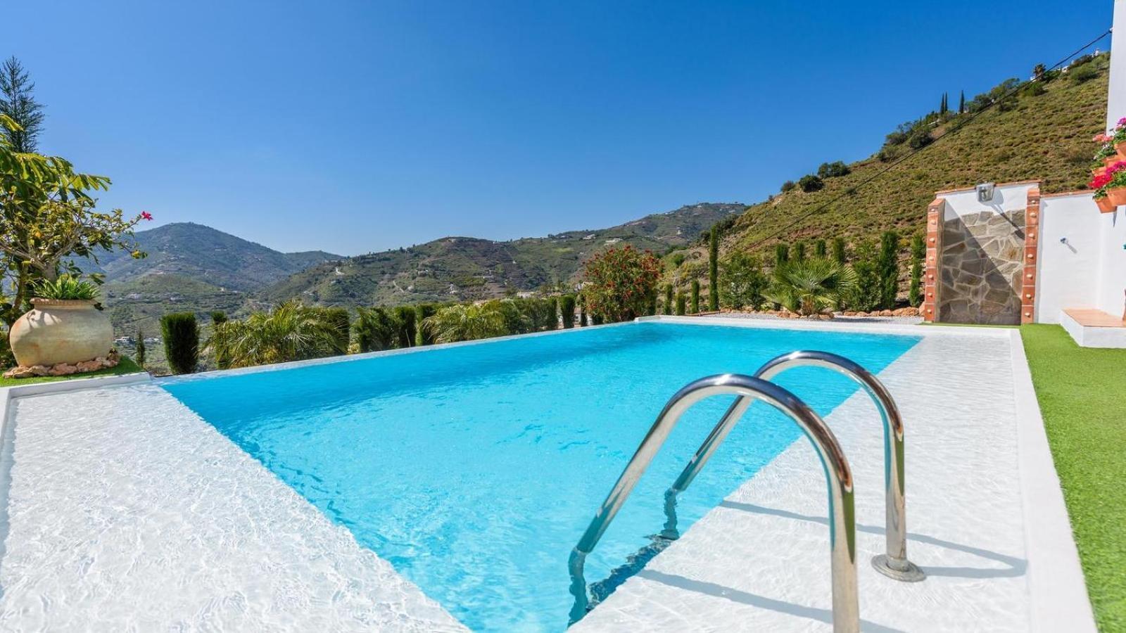 Villa Las Palmeras De Torrox By Ruralidays מראה חיצוני תמונה